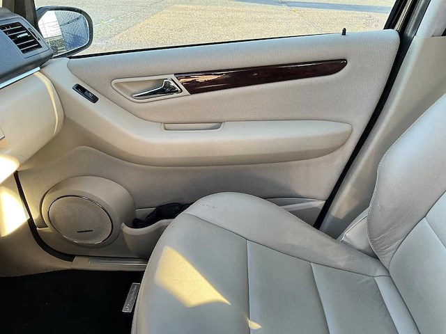 Mercedes-benz - b-klasse - 200 turbo - personenauto - afbeelding 4 van  11