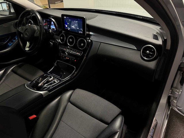 Mercedes-benz - c-klasse - 180 prestige - car - 2016|nx-118-r|iaw - afbeelding 2 van  35