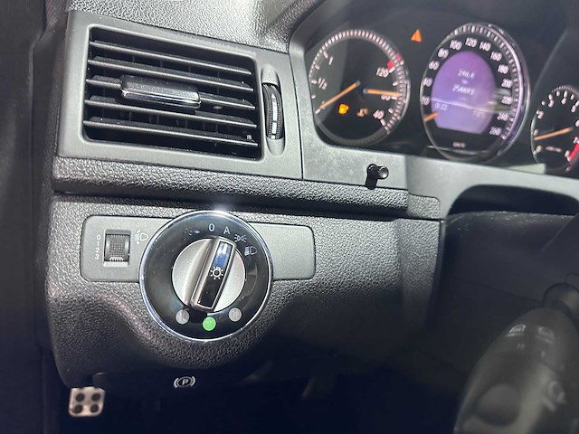 Mercedes-benz - c-klasse - 200 k - 70-gfg-3 - afbeelding 3 van  12