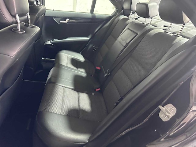 Mercedes-benz - c-klasse - 200 k - 70-gfg-3 - afbeelding 5 van  12