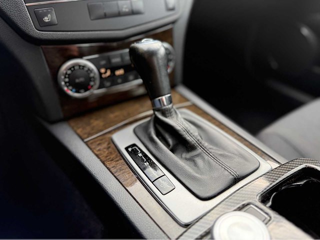 Mercedes-benz - c-klasse - 200 k - personenauto - 2009 - afbeelding 3 van  19