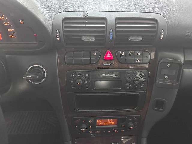 Mercedes-benz - c-klasse - 240 v6 elegance automaat- 16-gn-jr- 2001 - afbeelding 4 van  18