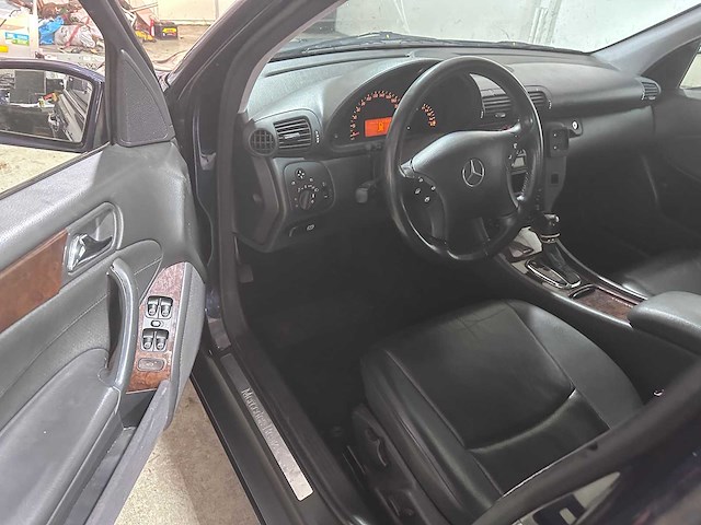 Mercedes-benz - c-klasse - 240 v6 elegance automaat- 16-gn-jr- 2001 - afbeelding 16 van  18