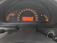 Mercedes-benz - c-klasse - 240 v6 elegance automaat- 16-gn-jr- 2001 - afbeelding 18 van  18