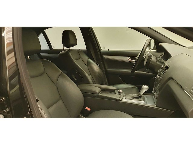 Mercedes-benz - c-klasse - 350 - amg - avantgarde - afbeelding 19 van  31