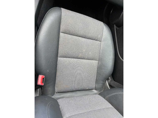 Mercedes-benz - c-klasse - combi c180 - car - 2013 - afbeelding 19 van  37