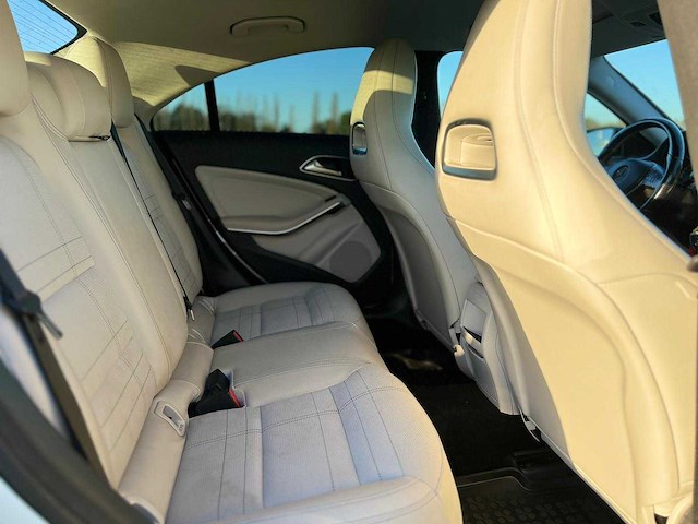 Mercedes-benz - cla-klasse - 180 ambition - 1-tjp-81 - 2014 - afbeelding 1 van  6