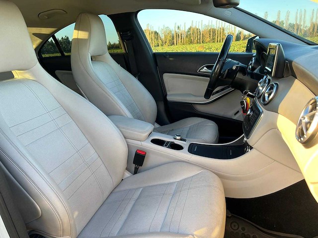 Mercedes-benz - cla-klasse - 180 ambition - 1-tjp-81 - 2014 - afbeelding 6 van  6