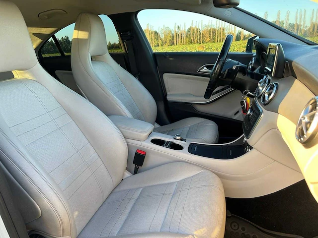 Mercedes-benz - cla-klasse - 180 ambition - 2014 - 1-tjp-81 - personenauto - afbeelding 10 van  10