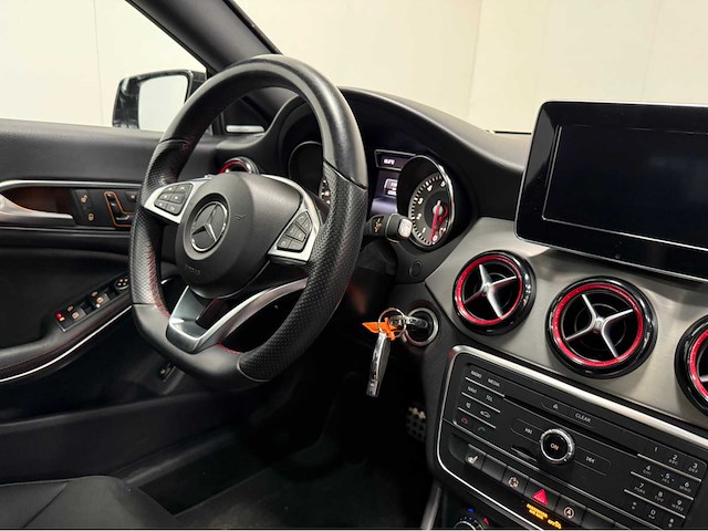 Mercedes-benz - cla-klasse - 250 - personenauto - 2016 - afbeelding 9 van  37