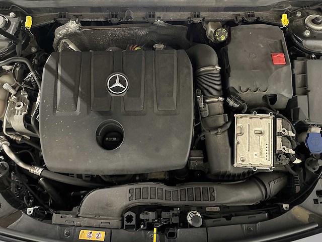Mercedes-benz - cla-klasse - cla180 d launch edition premium - personenauto - afbeelding 8 van  11