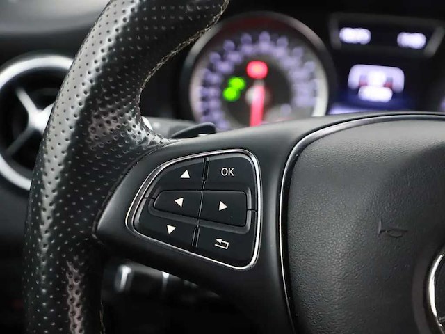 Mercedes-benz - cla-klasse shooting brake - 180 ambition gl-800-x 2015 iaw - afbeelding 24 van  25