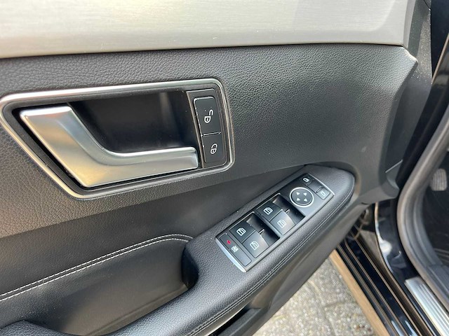 Mercedes-benz - e-klasse - 200 bluetec - personenauto - afbeelding 18 van  19