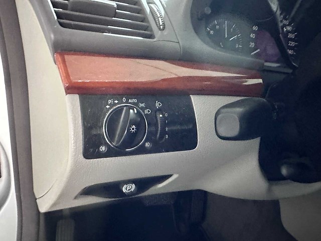 Mercedes-benz - e-klasse - 200 cdi avantgarde automaat- 3-xsz-01 - afbeelding 4 van  19