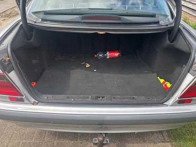 Mercedes-benz - e-klasse - 200 classic - car - 2000 - afbeelding 4 van  17