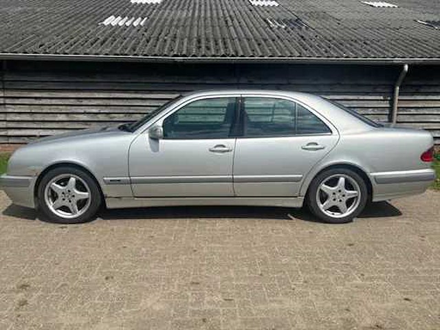 Mercedes-benz - e-klasse - 200 classic - car - 2000 - afbeelding 6 van  17