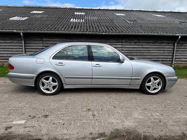 Mercedes-benz - e-klasse - 200 classic - car - 2000 - afbeelding 15 van  17