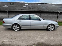 Mercedes-benz - e-klasse - 200 classic - car - 2000 - afbeelding 15 van  17