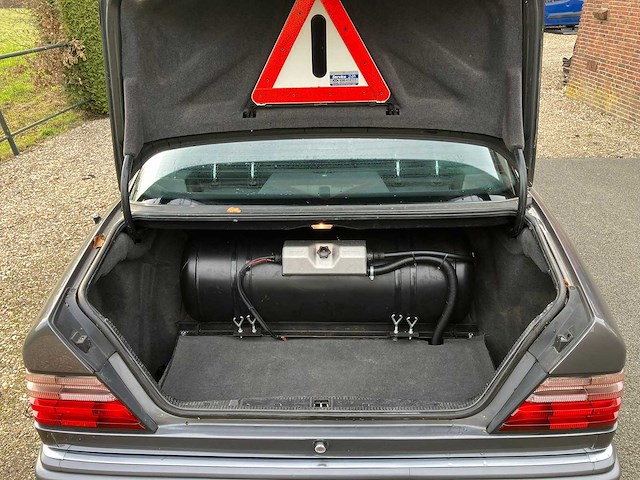 Mercedes-benz - e-klasse - 200 elegance - personenauto - afbeelding 5 van  18