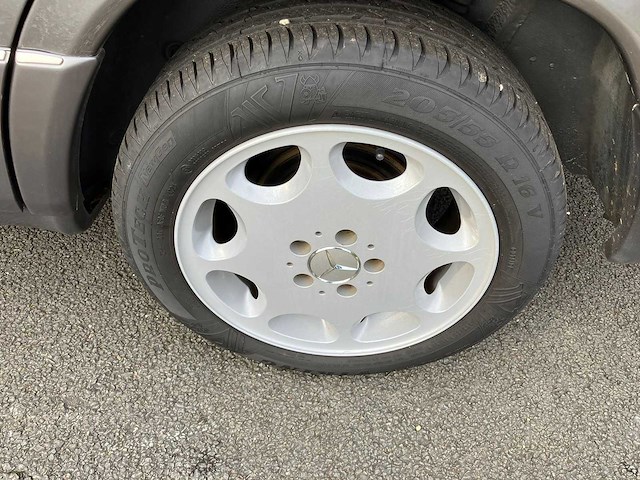 Mercedes-benz - e-klasse - 200 elegance - personenauto - afbeelding 8 van  18