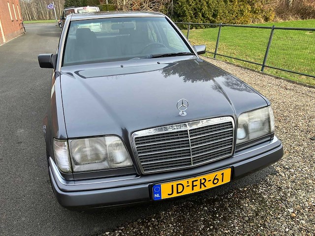Mercedes-benz - e-klasse - 200 elegance - personenauto - afbeelding 14 van  18