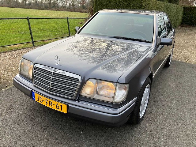 Mercedes-benz - e-klasse - 200 elegance - personenauto - afbeelding 15 van  18