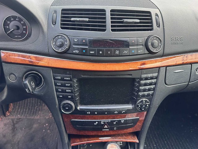 Mercedes-benz - e-klasse - 200 k. elegance - 55-rl-rl - afbeelding 5 van  19