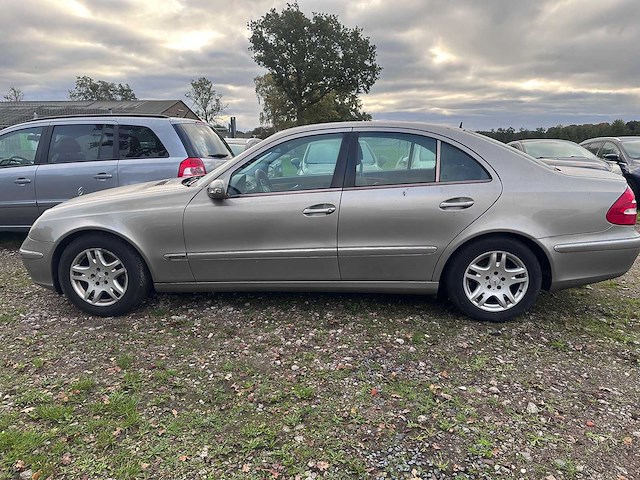 Mercedes-benz - e-klasse - 200 k. elegance - 55-rl-rl - afbeelding 12 van  19