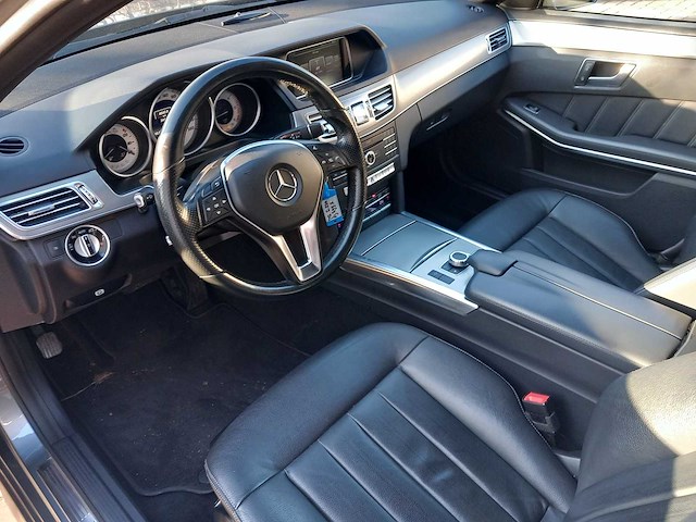 Mercedes-benz - e-klasse - 220 bt. amb. avant. - personenauto - afbeelding 20 van  25