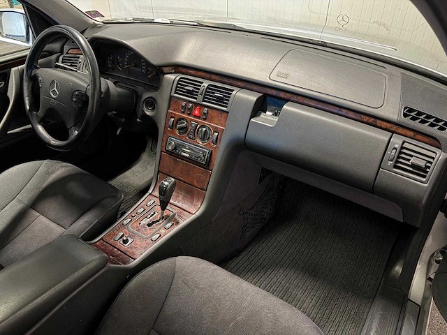 Mercedes-benz - e-klasse - 220 cdi avg.select 2001|77-tv-kg|iaw - afbeelding 4 van  13