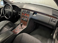 Mercedes-benz - e-klasse - 220 cdi avg.select 2001|77-tv-kg|iaw - afbeelding 4 van  13
