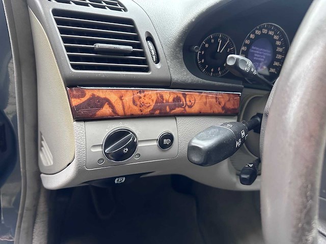 Mercedes-benz - e-klasse - 240 elegance 4-matic automaat- 97-jvp-2 - afbeelding 1 van  10