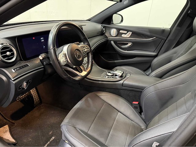 Mercedes-benz - e-klasse - 300 hybride diesel - business solution amg - personenauto - 2019 - afbeelding 10 van  33