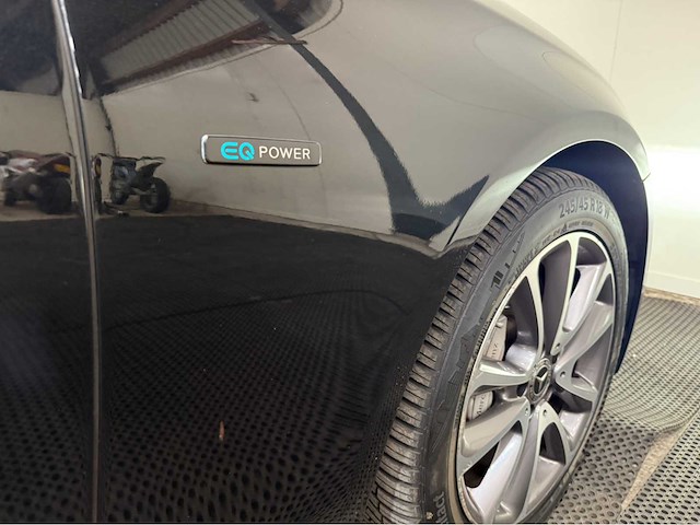 Mercedes-benz - e-klasse - 300 hybride diesel - business solution amg - personenauto - 2019 - afbeelding 17 van  33