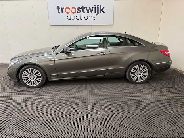 Mercedes-benz - e-klasse - e350 -coupé - personenauto - 2010 - afbeelding 12 van  26