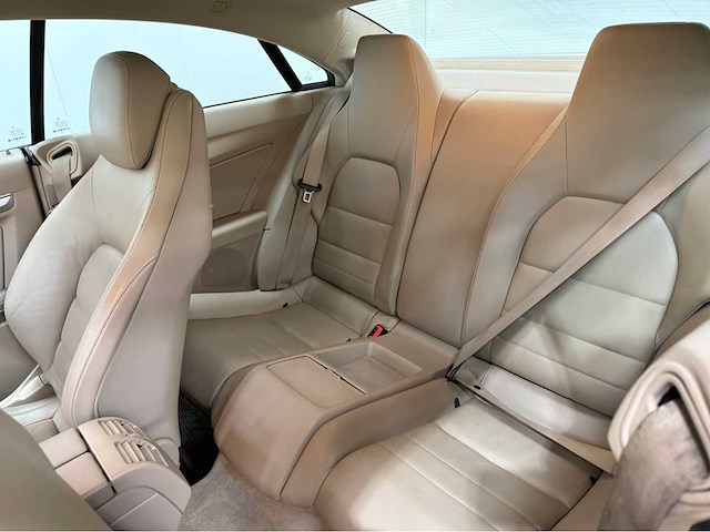 Mercedes-benz - e-klasse - e350 -coupé - personenauto - 2010 - afbeelding 3 van  23