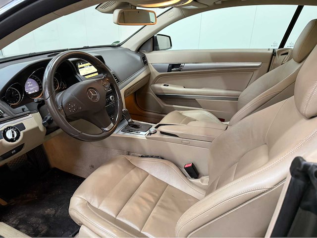 Mercedes-benz - e-klasse - e350 -coupé - personenauto - 2010 - afbeelding 4 van  23
