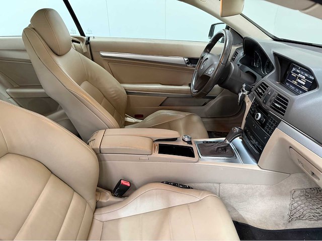 Mercedes-benz - e-klasse - e350 -coupé - personenauto - 2010 - afbeelding 5 van  23