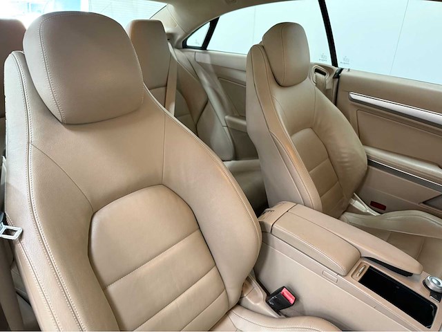 Mercedes-benz - e-klasse - e350 -coupé - personenauto - 2010 - afbeelding 8 van  23