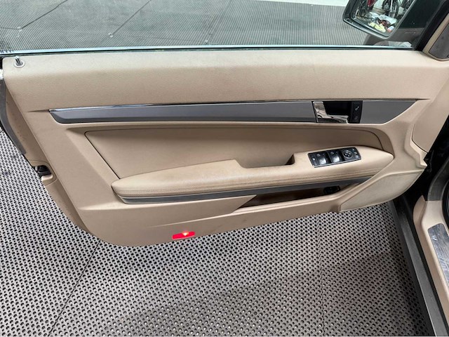 Mercedes-benz - e-klasse - e350 -coupé - personenauto - 2010 - afbeelding 9 van  23