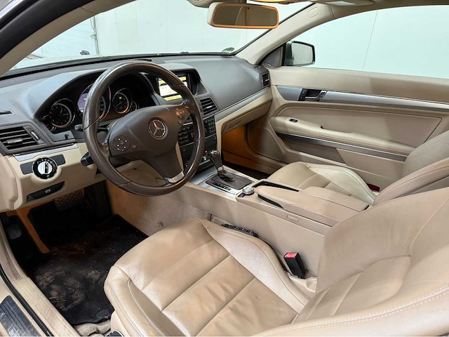 Mercedes-benz - e-klasse - e350 -coupé - personenauto - 2010 - afbeelding 16 van  23