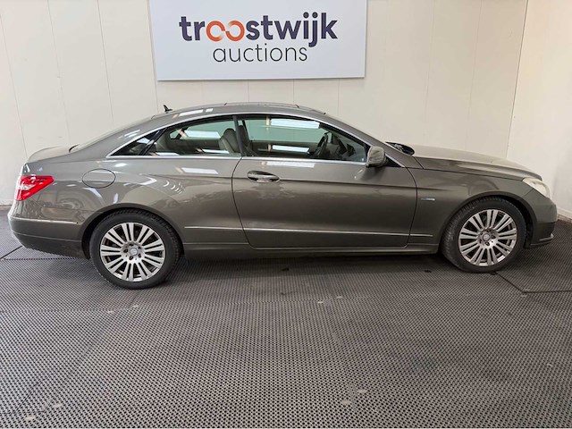 Mercedes-benz - e-klasse - e350 -coupé - personenauto - 2010 - afbeelding 19 van  23