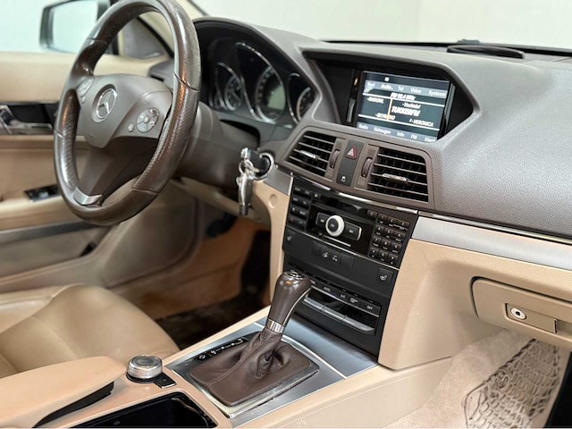 Mercedes-benz - e-klasse - e350 -coupé - personenauto - 2010 - afbeelding 23 van  23