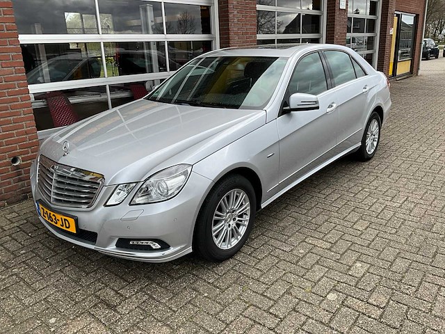 Mercedes-benz - e-klasse 350 cgi - personenauto - 2009 - afbeelding 1 van  28