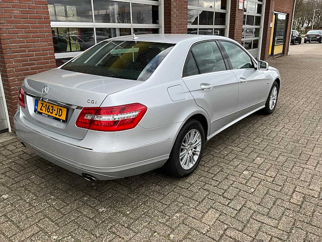 Mercedes-benz - e-klasse 350 cgi - personenauto - 2009 - afbeelding 18 van  23