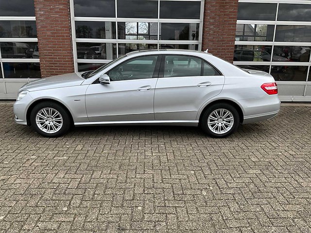 Mercedes-benz - e-klasse 350 cgi - personenauto - 2009 - afbeelding 20 van  23