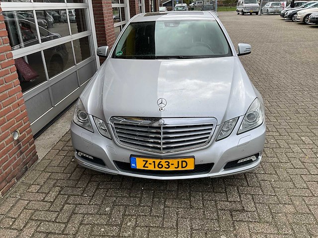 Mercedes-benz - e-klasse 350 cgi - personenauto - 2009 - afbeelding 22 van  23