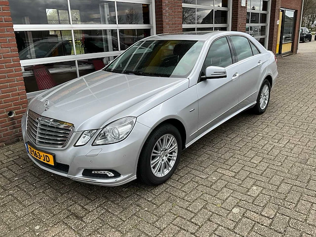 Mercedes-benz - e-klasse 350 cgi - personenauto - 2009 - afbeelding 1 van  30