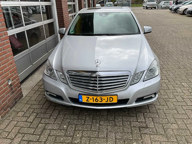 Mercedes-benz - e-klasse 350 cgi - personenauto - 2009 - afbeelding 29 van  30