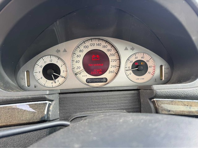 Mercedes-benz - e-klasse 500 - elegance -personenauto - 2002 - afbeelding 2 van  24